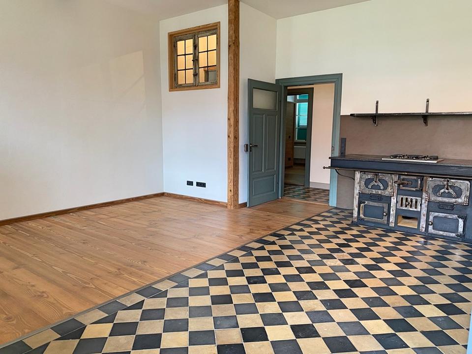 Thumbnail-**BESONDERE WOHNUNG MIT GARTEN**