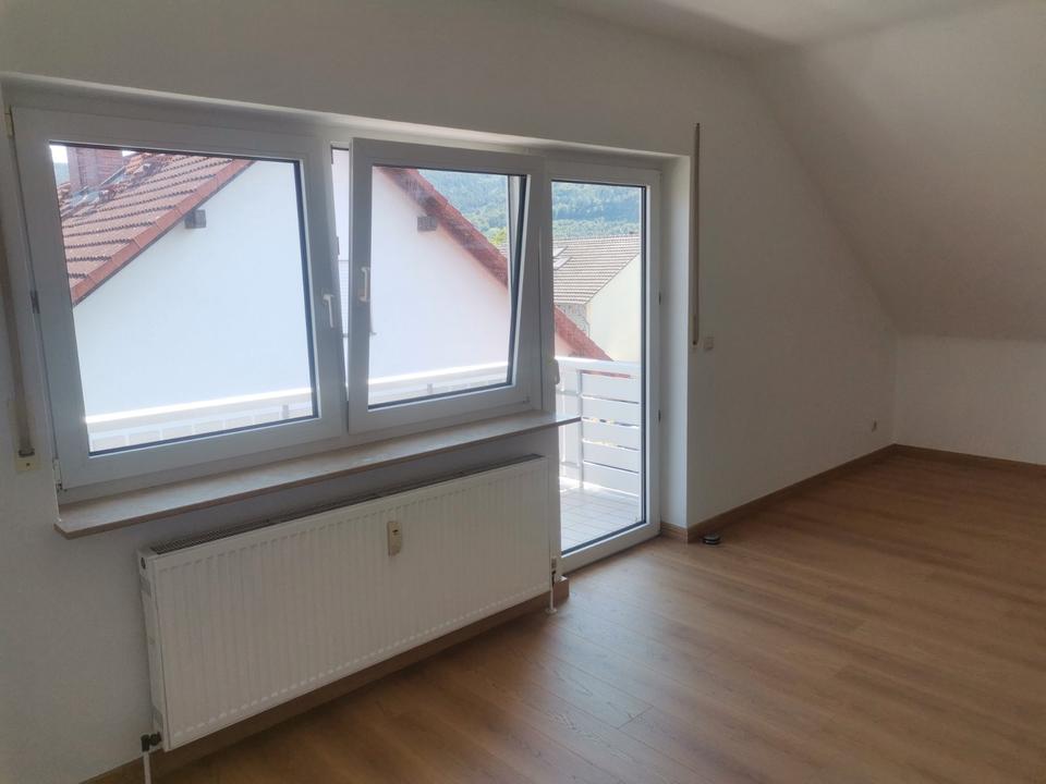 Thumbnail-2-Zimmer-Dachgeschosswohnung mit Balkon in Miltenberg