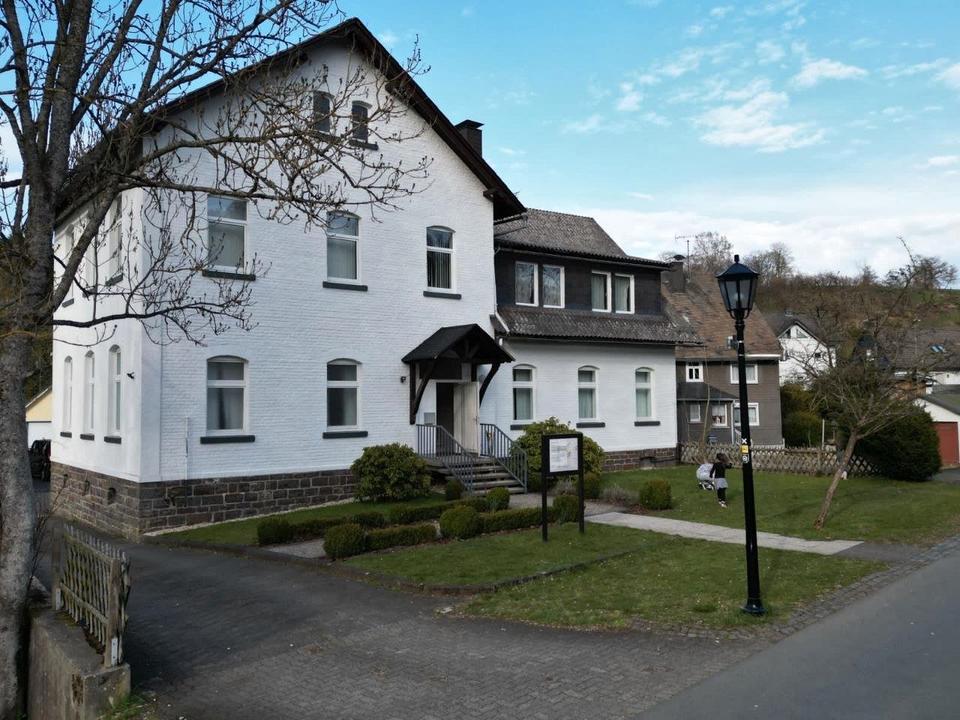 Thumbnail-Ehemalige Schule Mehrzweckgebäude mit viel Platz in Bad Laasphe