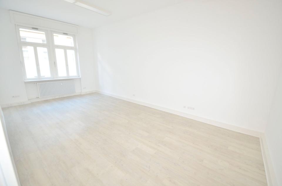 Thumbnail-ATTRAKTIVE BÜROFLÄCHE IM 2. OG IN DER KARLSRUHER INNENSTADT