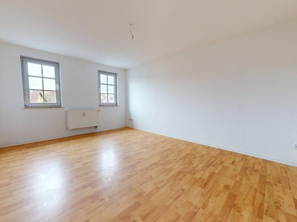 Thumbnail-Singles und Paare aufgepasst: 2-Zimmer-Dachgeschosswohnung mit Einbauküche und Wannenbad
