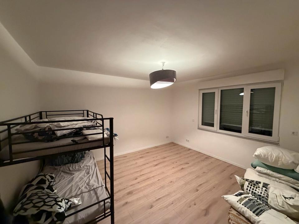 Thumbnail-Große EG Wohnung 164 m² mit Riesengarten