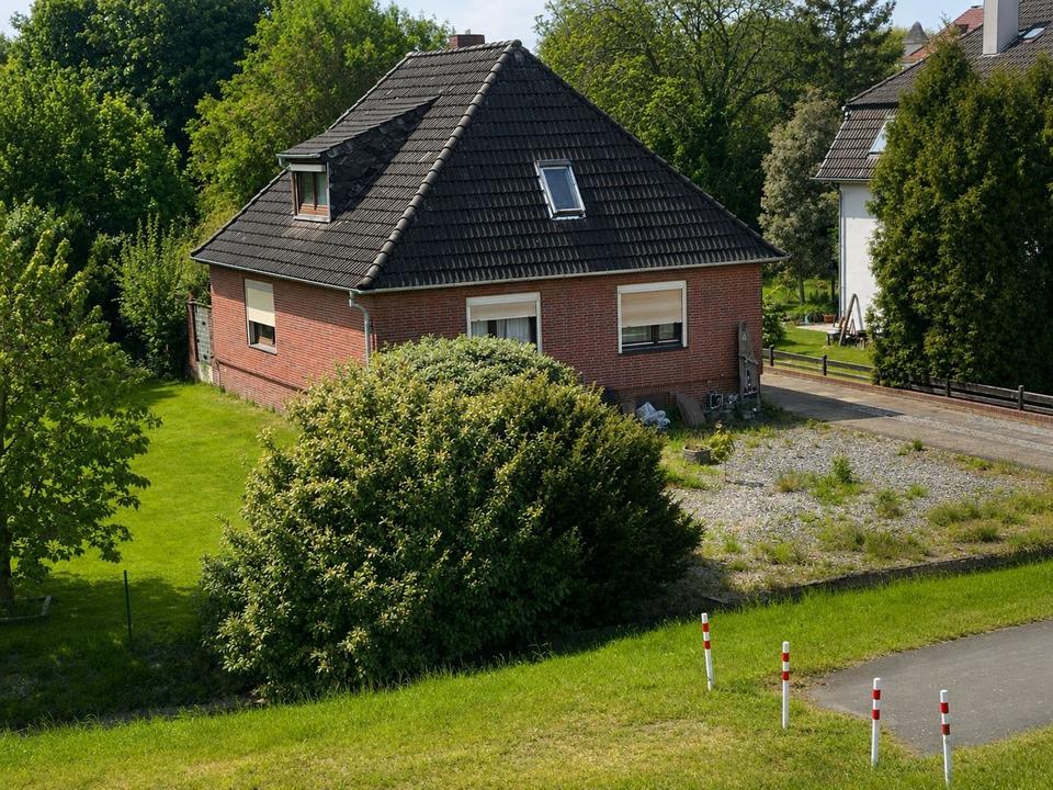 Thumbnail-Einfamilienhaus mit viel Platz und Potenzial in Blexen