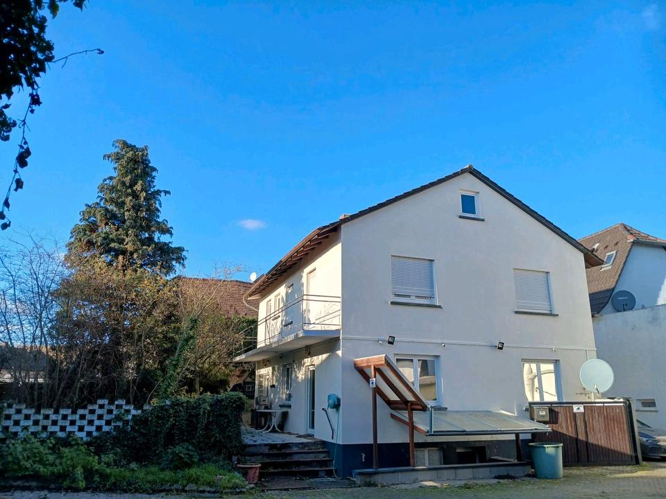 Thumbnail-Einfamilien-Haus (freistehend) - 143m² - EBK, WWP, Nebengebäude