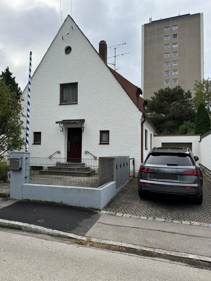 Thumbnail-Freistehendes Einfamilienhaus mit Garten in München-Hadern