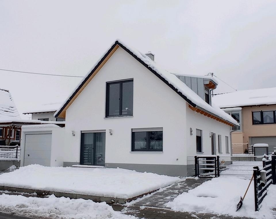 Thumbnail-Einfamilienhaus Wettstetten Kfw55 Massiv,Keller.von Privat an P