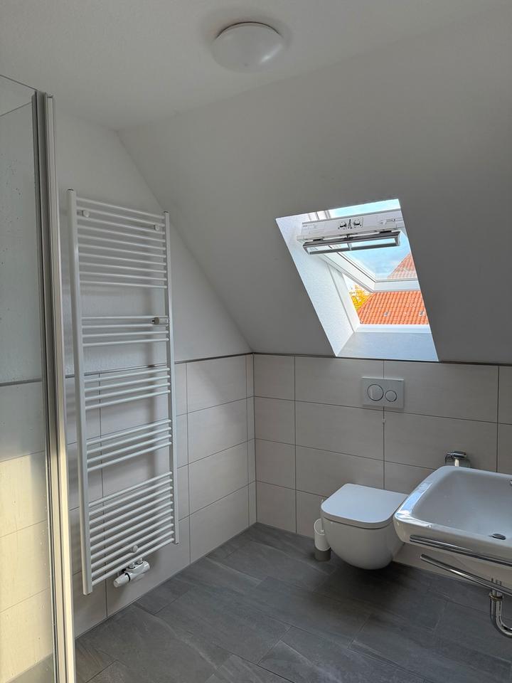 Thumbnail-1-Zimmer Dachgeschoss-Wohnung