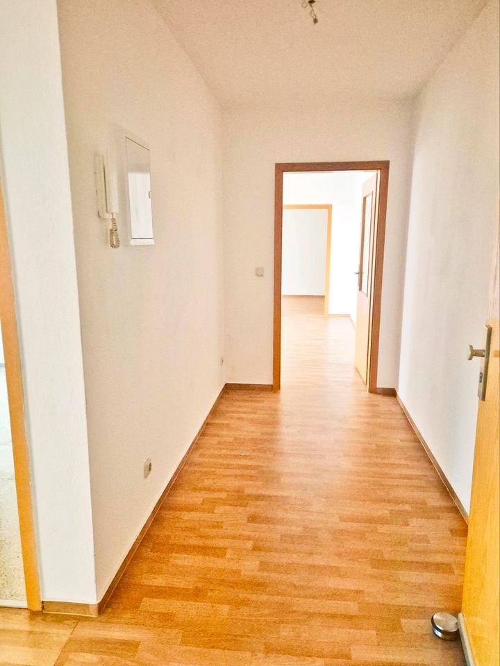 Thumbnail-große helle 3 Raumwohnung mit Stellplatz und Abstellraum