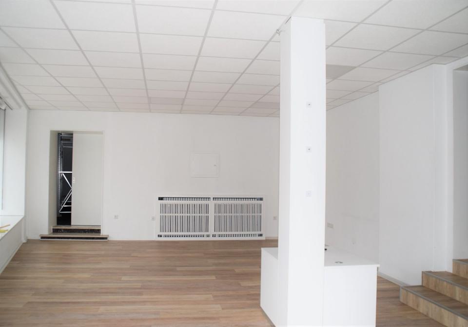 Thumbnail-Großzügiges Ladenlokal in einer verkehrsgünstigen Lage von Detmold zu vermieten