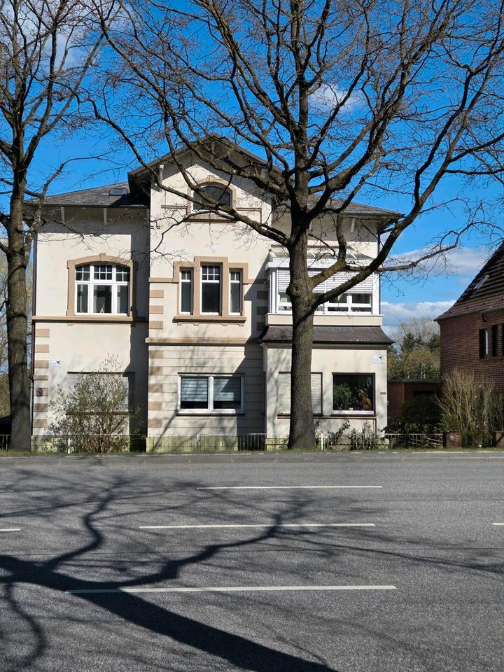 Thumbnail-helle Altbauwohnung im DG mit 4 Zimmern in HH-Hausbruch