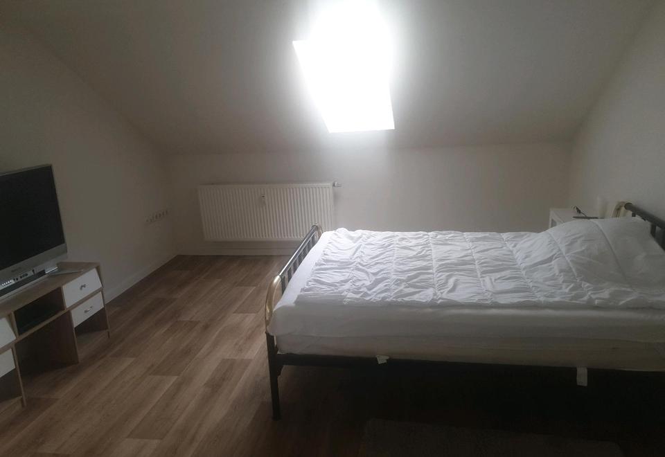 Thumbnail-Dachgeschoss 2 Zimmer, möbliert.für 2 person.