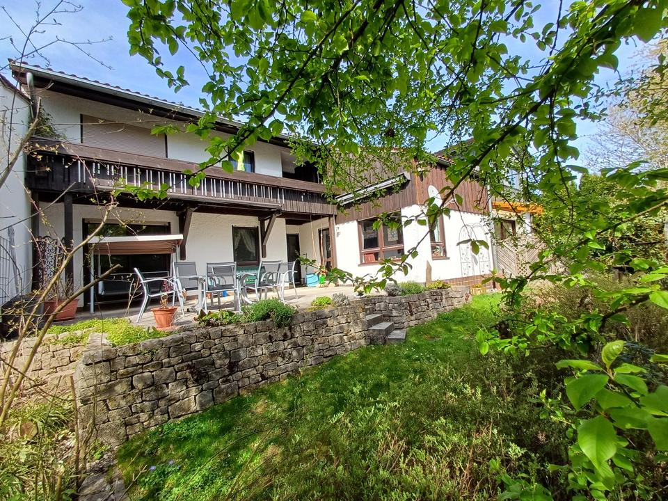 Thumbnail-Nahe Klinikum: 6-Zimmer Reihenmittelhaus in Bayreuth-Roter Hügel
