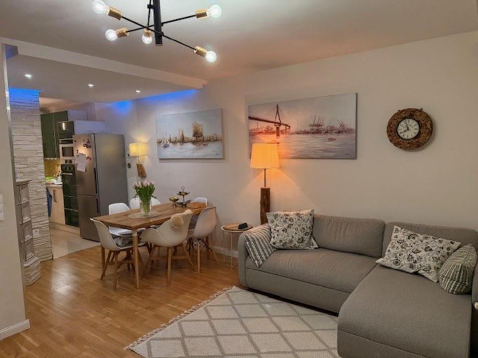 Thumbnail-von Privat zu verkaufen modernisiertes Reihenhaus Langenhorner Ma