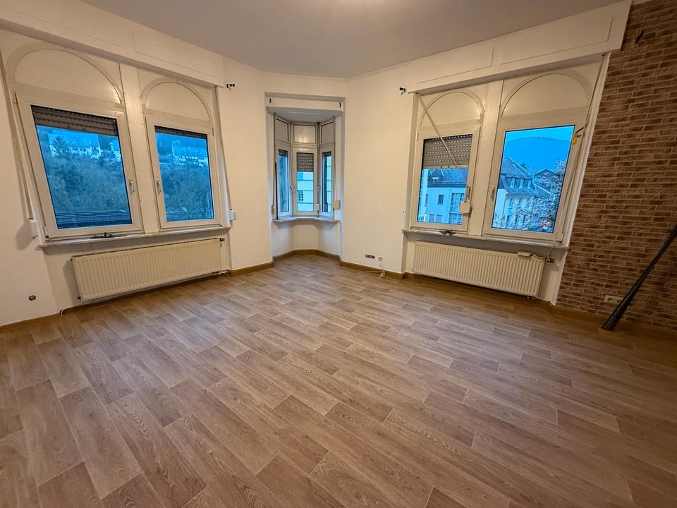 Thumbnail-Großzügige 3 Zimmer Wohnung in zentraler Lage von Kirn