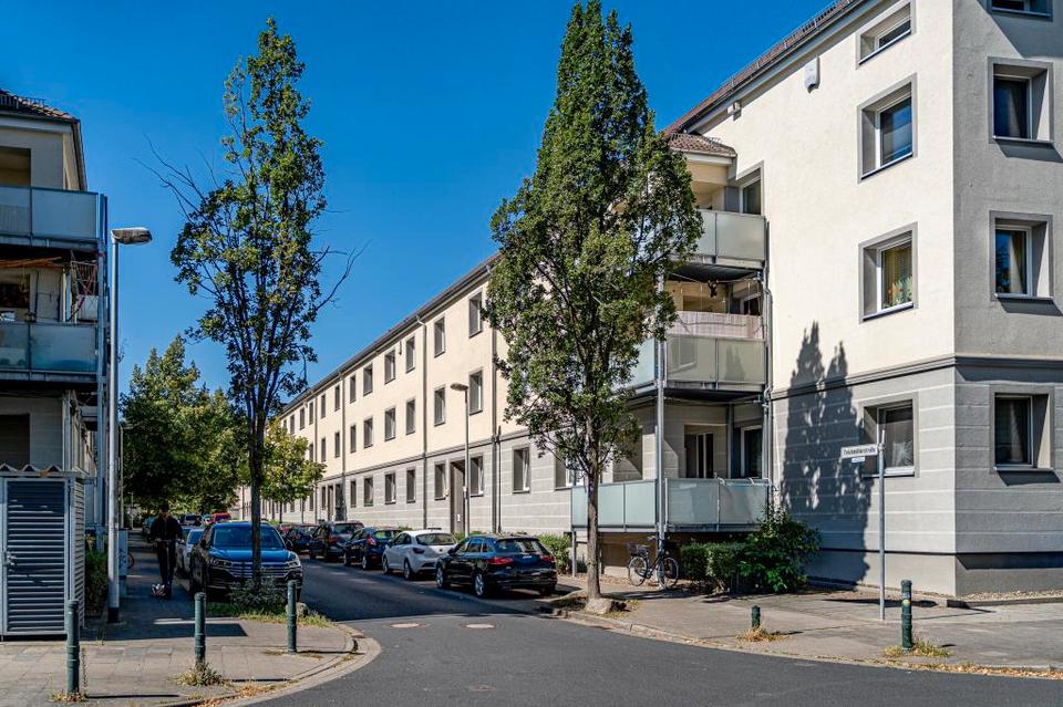 Thumbnail-SEMMELHAACK: Erstbezug! Sanierte 4-Zimmer Wohnung mit Balkon!