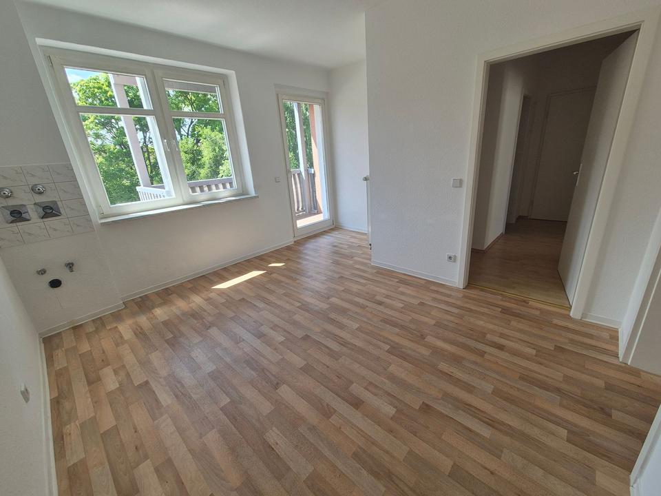 Thumbnail-***1 Monat Kaltmietfrei*** Helle 2-Zimmer-Wohnung mit Balkon in Glauchau