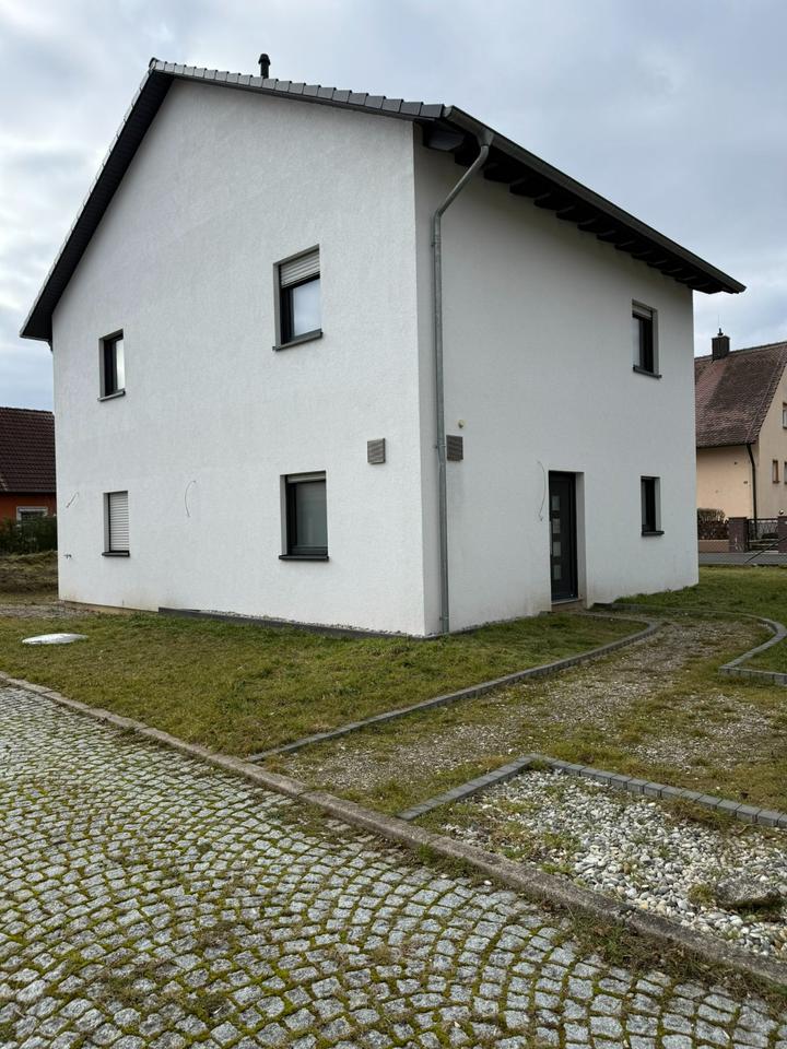 Thumbnail-Modernes Einfamilienhaus in Uehlfeld , 4Zi., 144qm, 723qm Grund