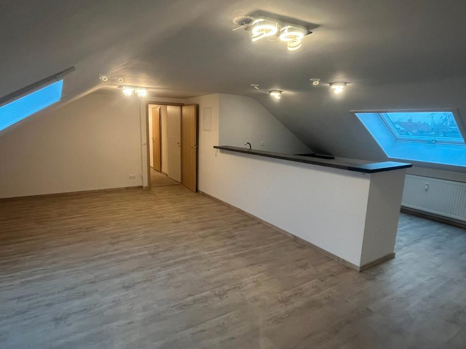 Thumbnail-Dachgeschoss Wohnung 3 Zimmer mit Küche und Stellplatz