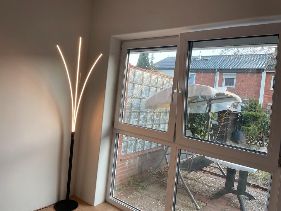 Thumbnail-Zwei Zimmer Wohnung voll möbliert mit Garten und Terrasse