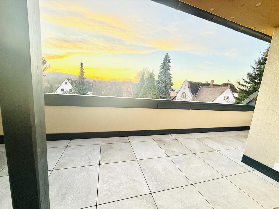 Thumbnail-Moderne 3-Zimmerwohnung mit Dachloggia Erstbezug nach Sanierung Einbauküche