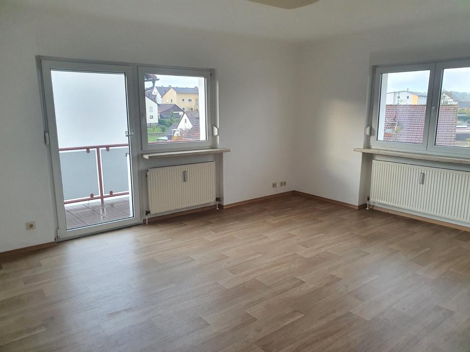 Thumbnail-3 Zimmer Wohnung in Rödental Einberg mit Balkon und Stellplatz