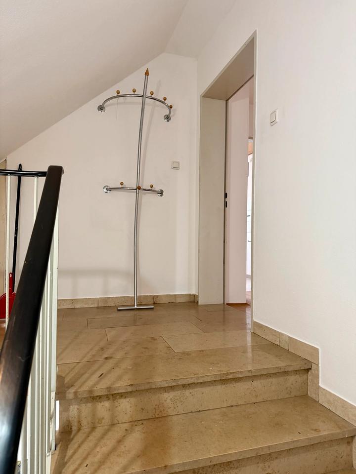 Thumbnail-Helle 4-Zimmer-Wohnung, 100 m², hochwertiger Holzboden