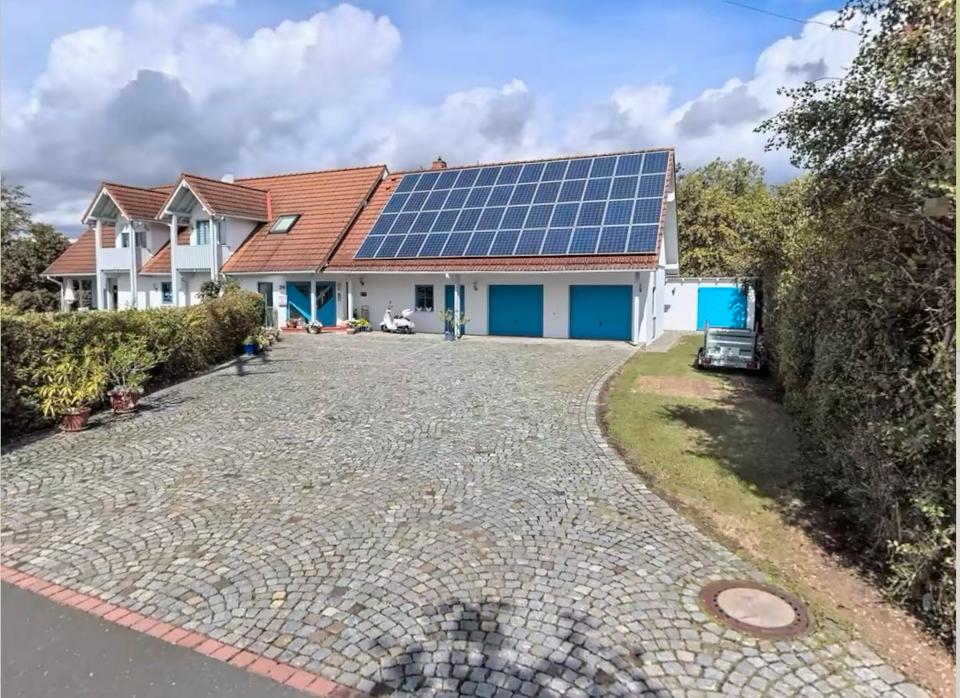 Thumbnail-Attraktives Einfamilienhaus mit Doppelgarage und Büroräume