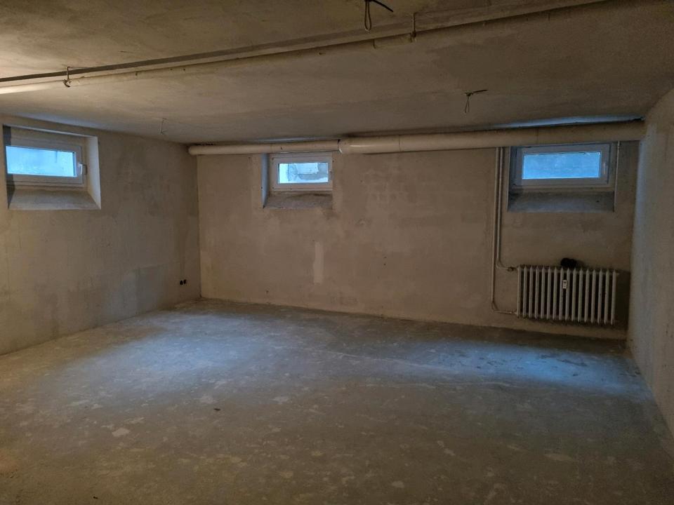 Thumbnail-Ich biete beheizte, trockene Kellerräume zur Miete ca 86m2