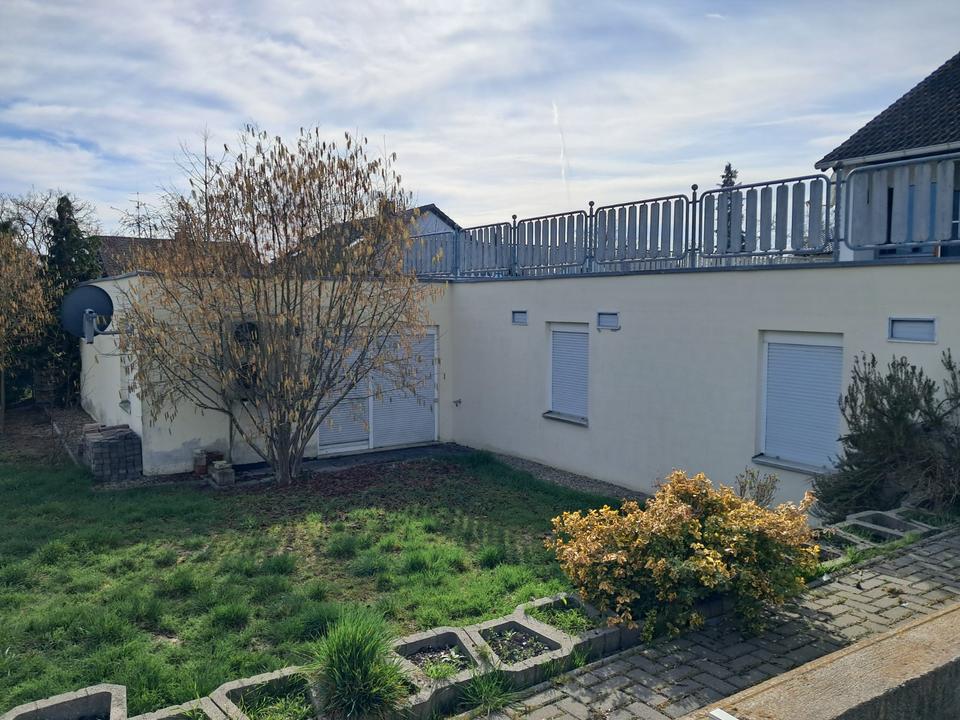 Thumbnail-Einfamilienhaus mit großem Anbau von privat ohne Makler.