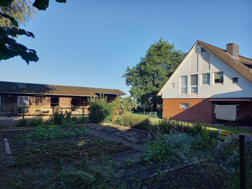 Thumbnail-Haus 2 Wohnungen, Pferde-Hobbystall Garagen Nebengeb., Ortsrand
