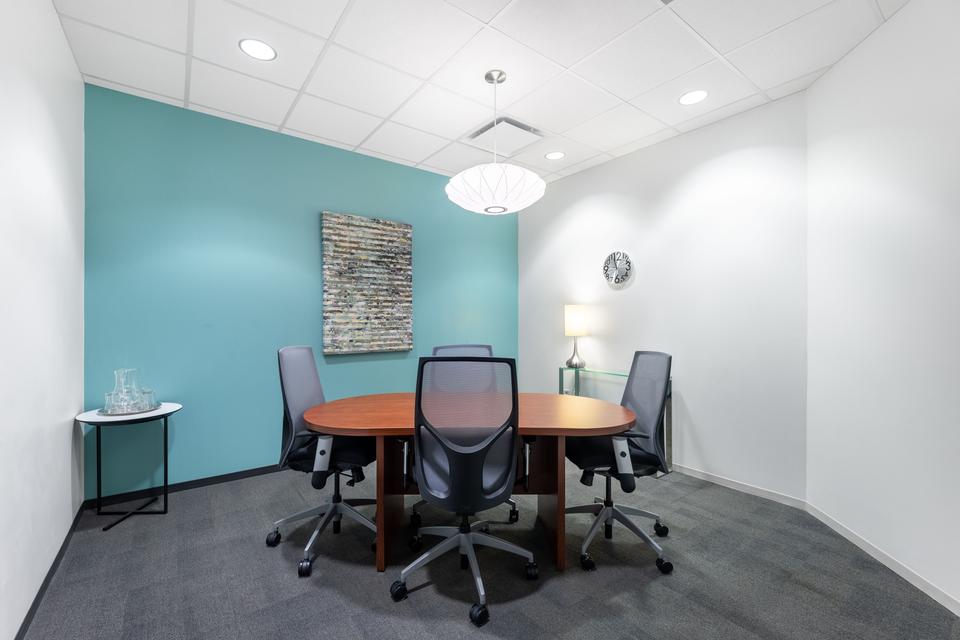 Thumbnail-Privater Büroraum für 4 Person in REGUS Uhlandstraße
