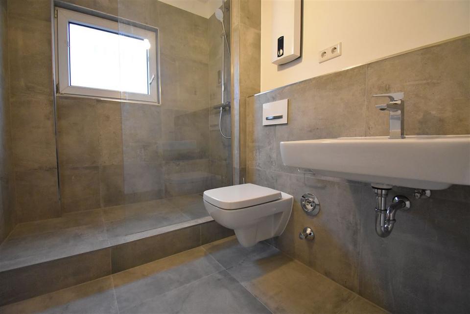 Thumbnail-D-Derendorf! Moderne 3-Zi-Whg mit Balkon in Sackgassenlage