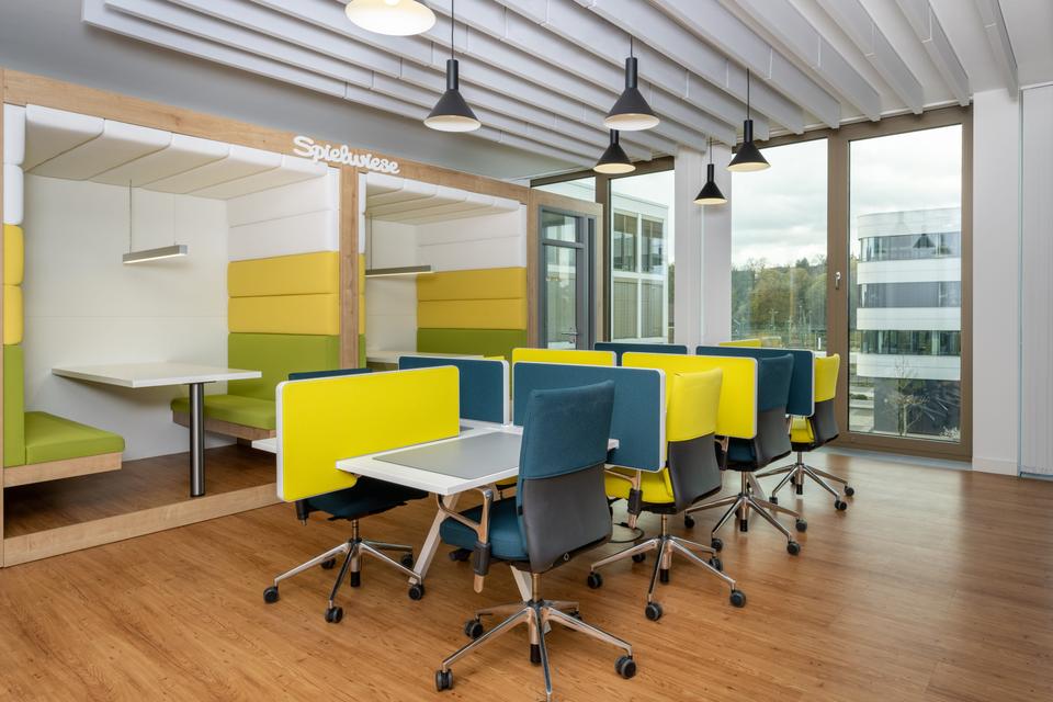 Thumbnail-Coworking-Bereich in REGUS Connect