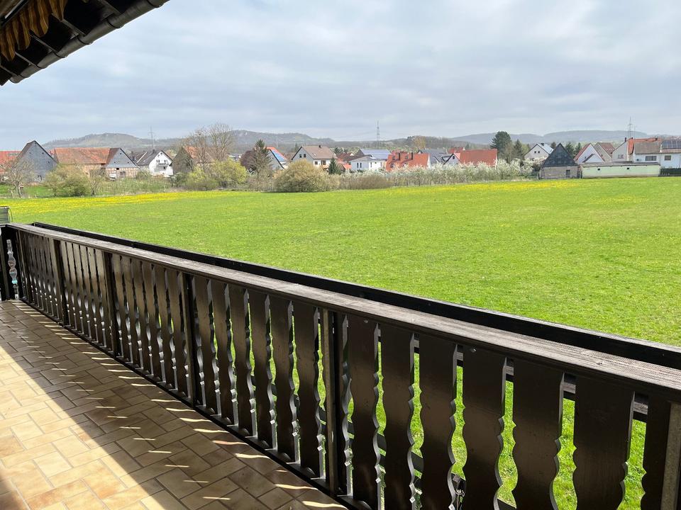 Thumbnail-Helle 4 Zimmerwohnung mit großem Balkon