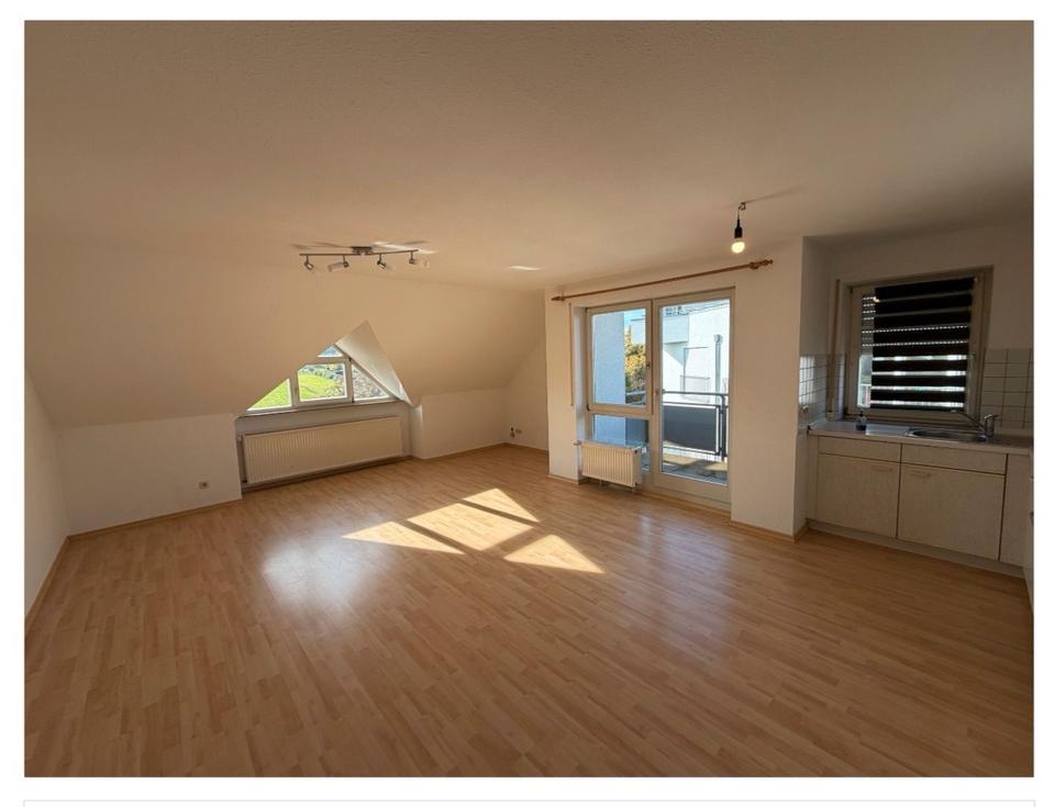 Thumbnail-Helle 2-Zimmerwohnung mit Balkon