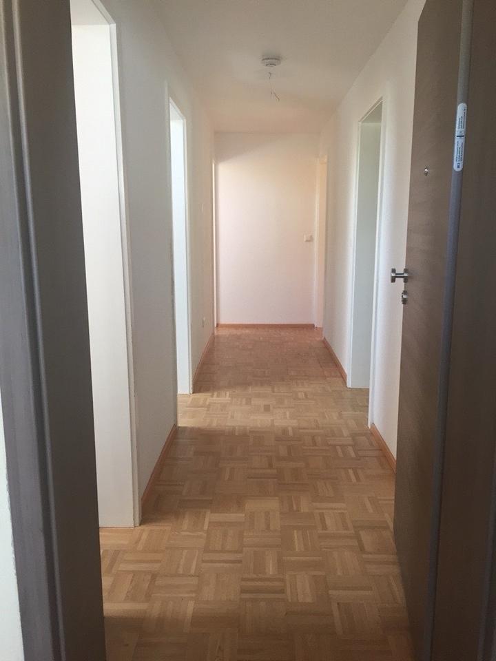 Thumbnail-Gepflegte 4,5–5-Zimmer Wohnung mit Balkon