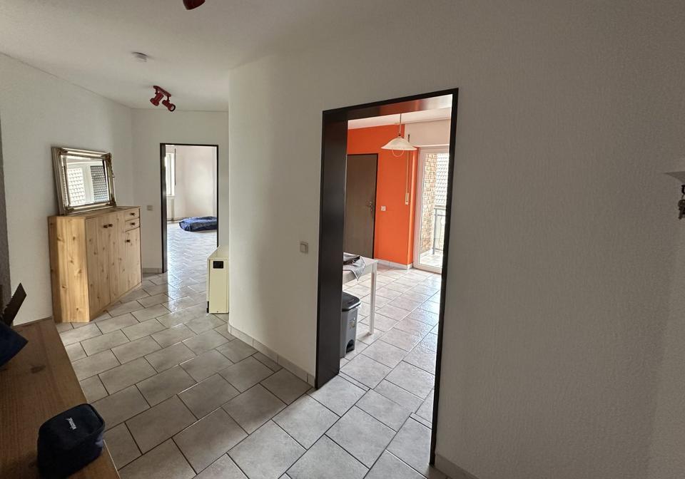 Thumbnail-Helle 3 Zimmer Wohnung mit 2 Balkone in BM Oberaußem, 91 m²