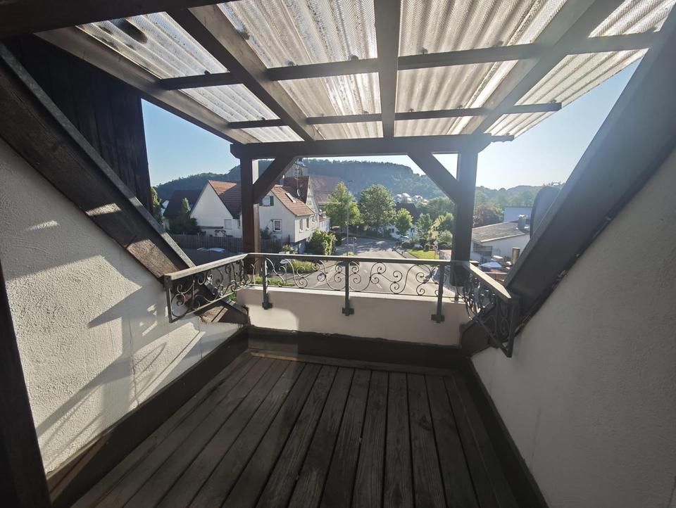 Thumbnail-Neu renovierte 2,5 Zimmer Wohnung zu vermieten