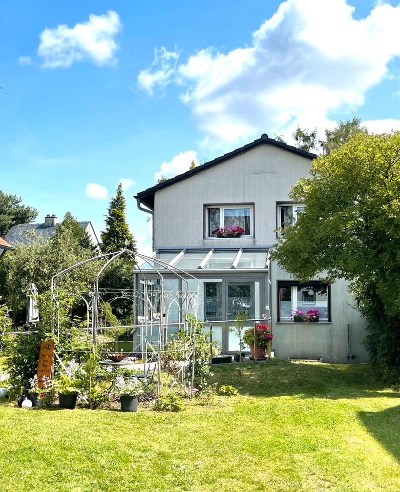 Thumbnail-Freistehendes Einfamilienhaus mit Wintergarten in Kirchenlamitz