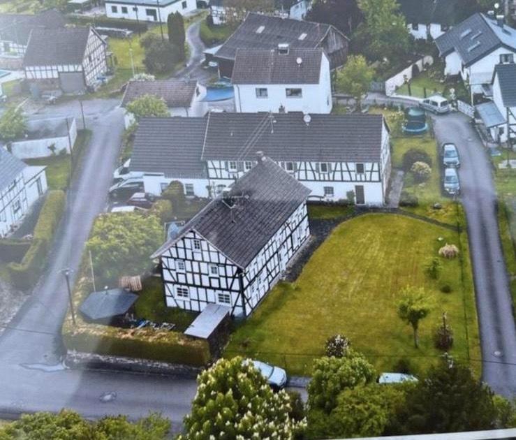 Thumbnail-Zwei Fachwerkhäuser auf einem Grundstück