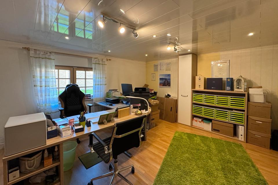 Thumbnail-Arbeiten & Wohnen an einem Ort - großzügiges Haus mit BüroPraxis