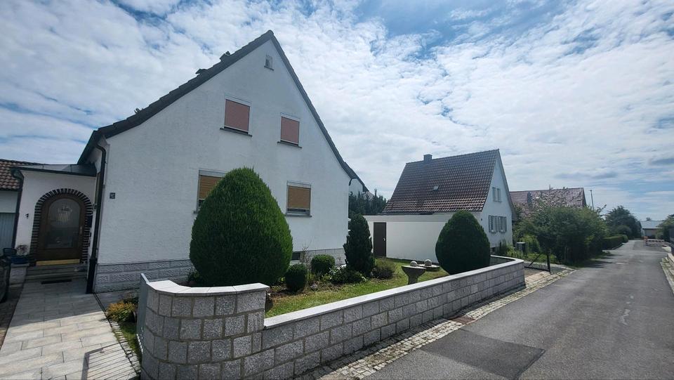 Thumbnail-Einfamilienhaus in Ebersdorf mit Garten, 2 Garagen, Keller