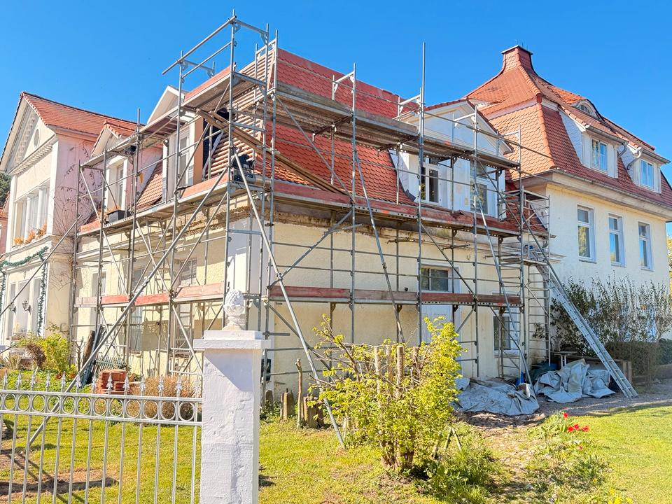 Thumbnail-3,5 4,5 Zimmer Wohnung im Gutshaus mit Ofenheizung und Garten