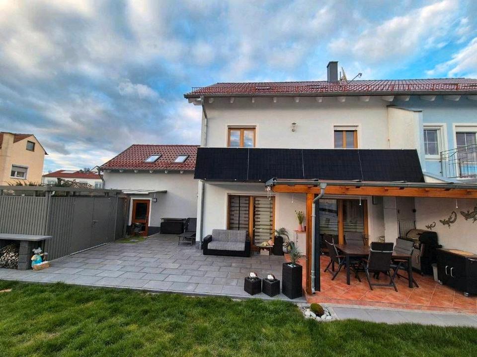 Thumbnail-Familienfreundliche DHH mit ausgebauter Doppelgarage Privat