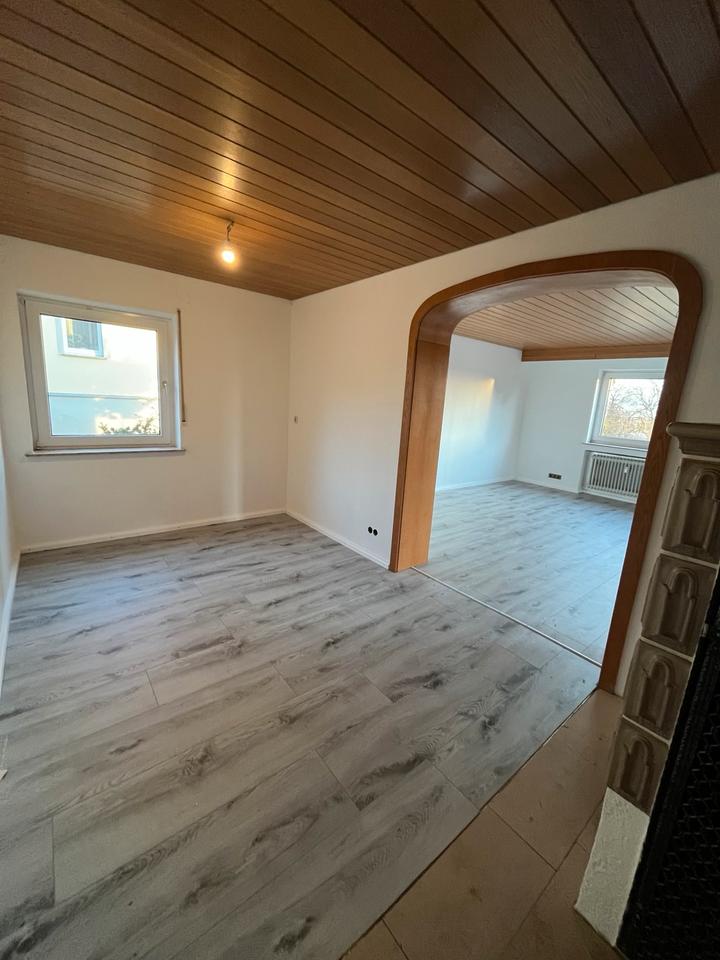 Thumbnail-4,5 Zimmer Wohnung in der Nähe von Rottendorf