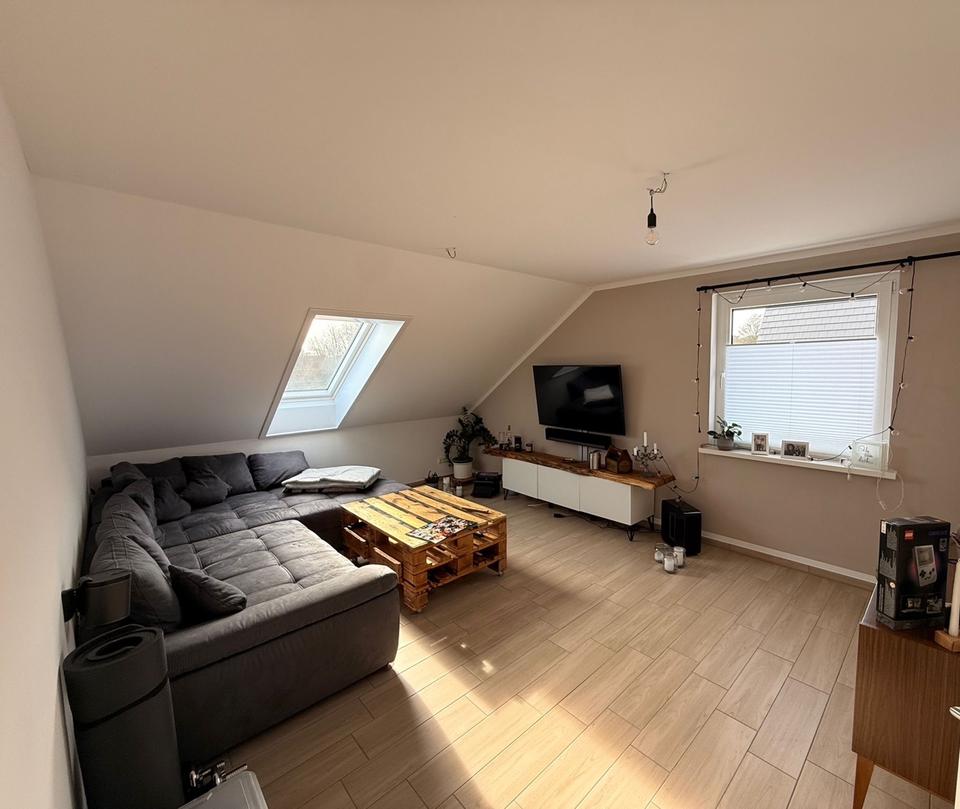 Thumbnail-Schöne 2-Zimmerwohnung im DG mit Balkon zu vermieten