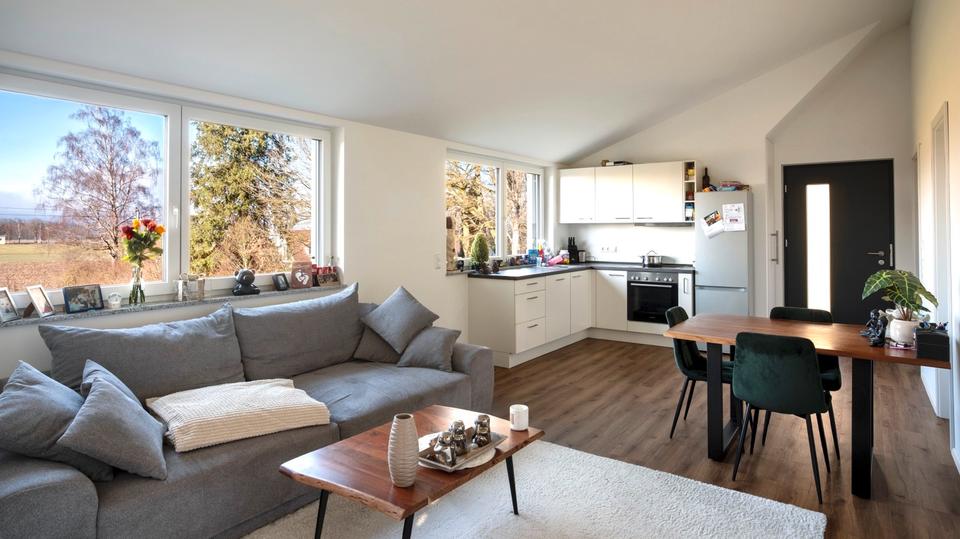 Thumbnail-Moderne 2-Zimmer Dachwohnung in ruhiger Lage zu vermieten