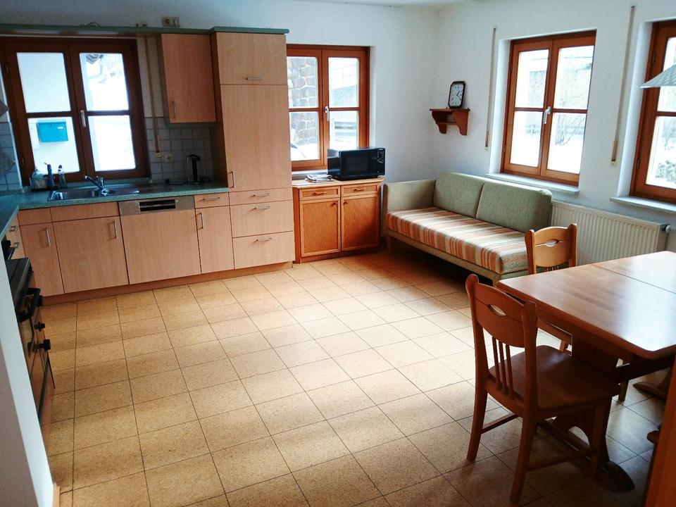 Thumbnail-Helle, teilmöblierte 4 Zimmer-Wohnung mit 115 m2 zu vermieten