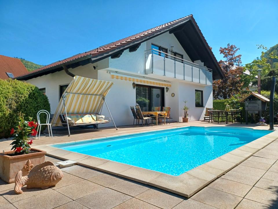 Thumbnail-Top 1-2 Familienhaus mit Pool