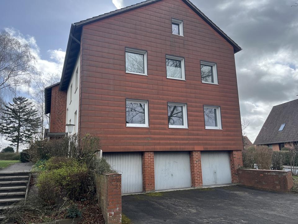 Thumbnail-Große 3 Zimmer-Wohnung mit Balkon im Erdgeschoss